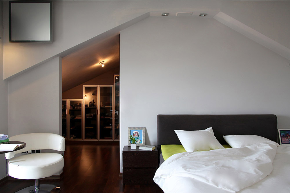 EAST SIDE APPARTMENT